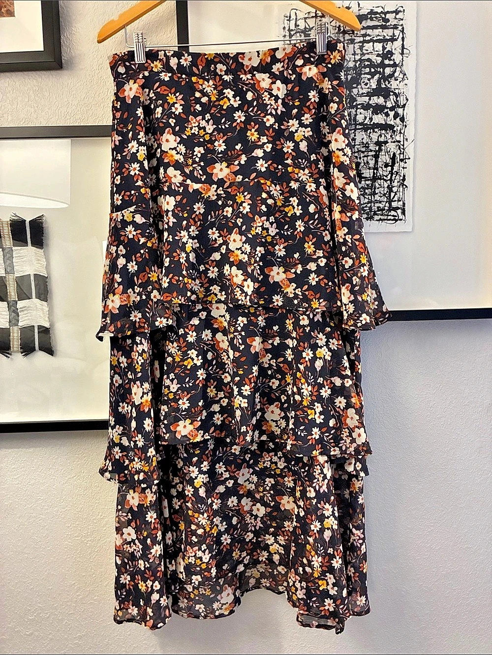 Ann Taylor Floral Tiered Maxi Skirt in Navy Size 10 Like New